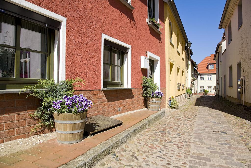 Uferpromenade Apartment Waren  Bagian luar foto
